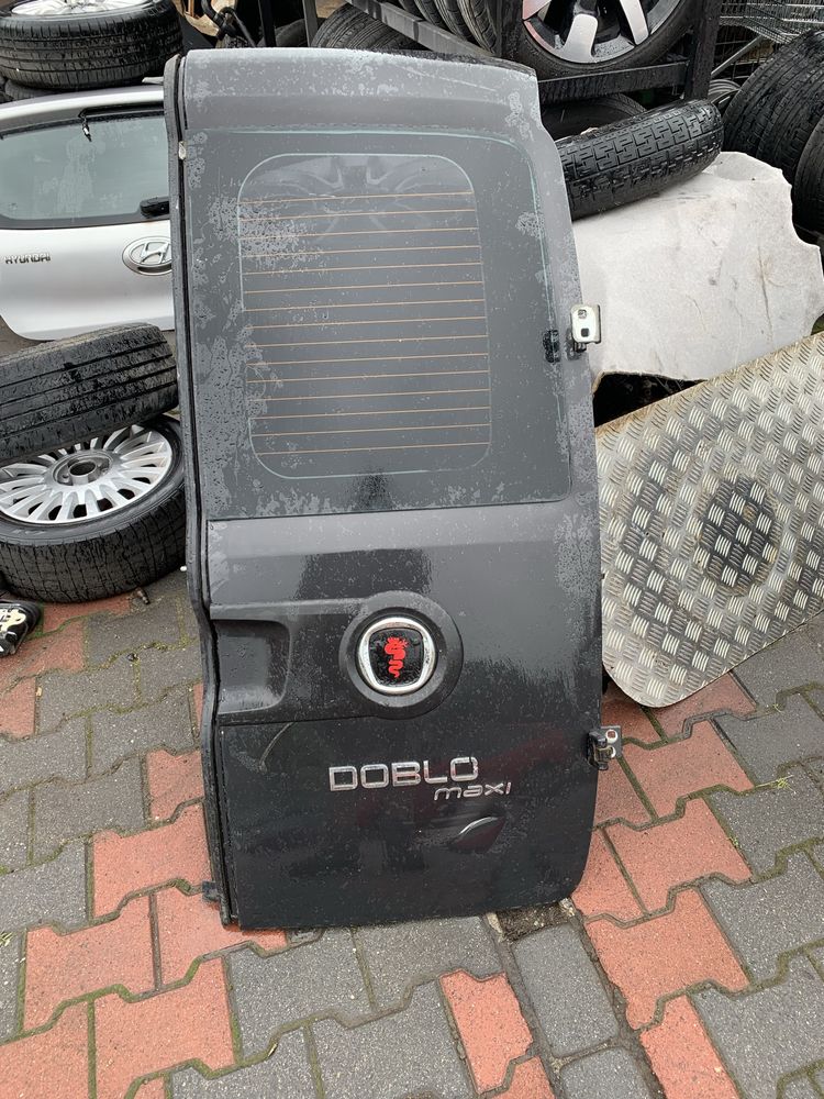 Drzwi tylne prawe bagażnika Fiat Doblo III Maxi