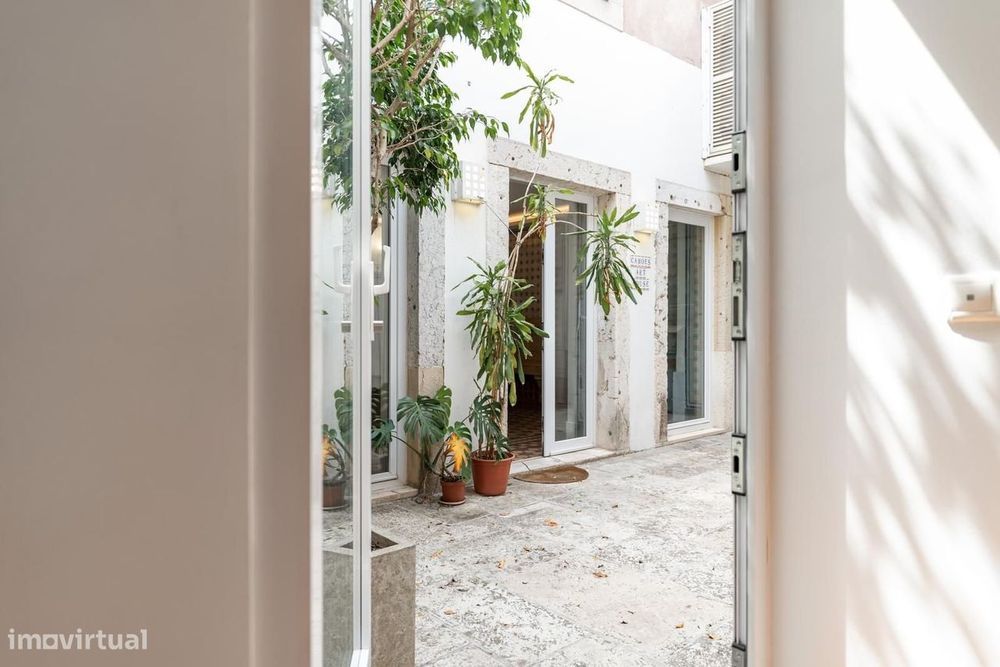 Apartamento T4 com estacionamento, Chiado, Lisboa