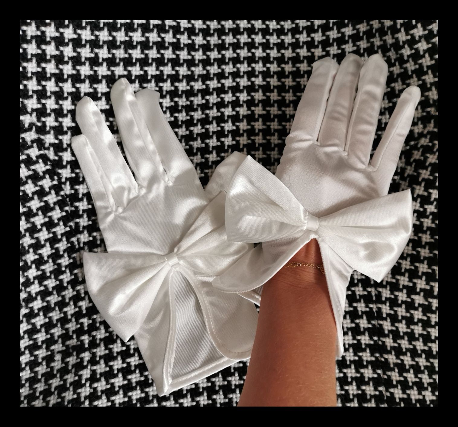 Białe rękawiczki z kokardą (S/36) #satyna #francjaelegancja #kostium