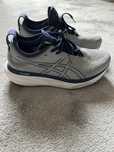 Asics Nimbus 25 cinzento e azul