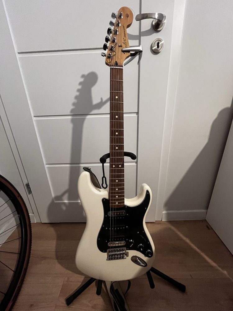 Fender Standard Stratocaster HSH RW