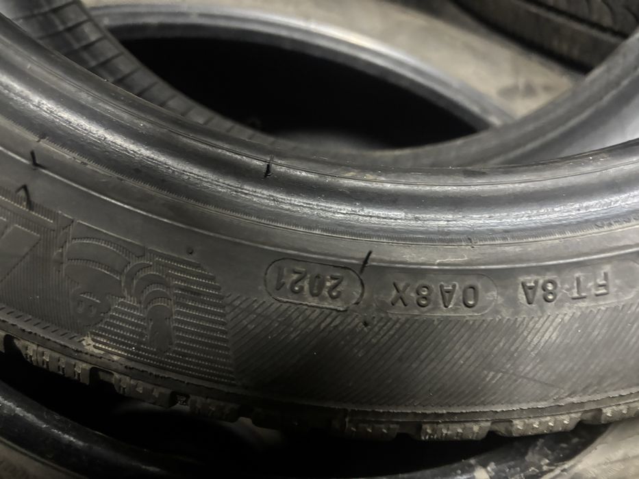 Шини зимові R17 225/45 Michelin Crossclimate 2шт.(ціна за скат)2021рік