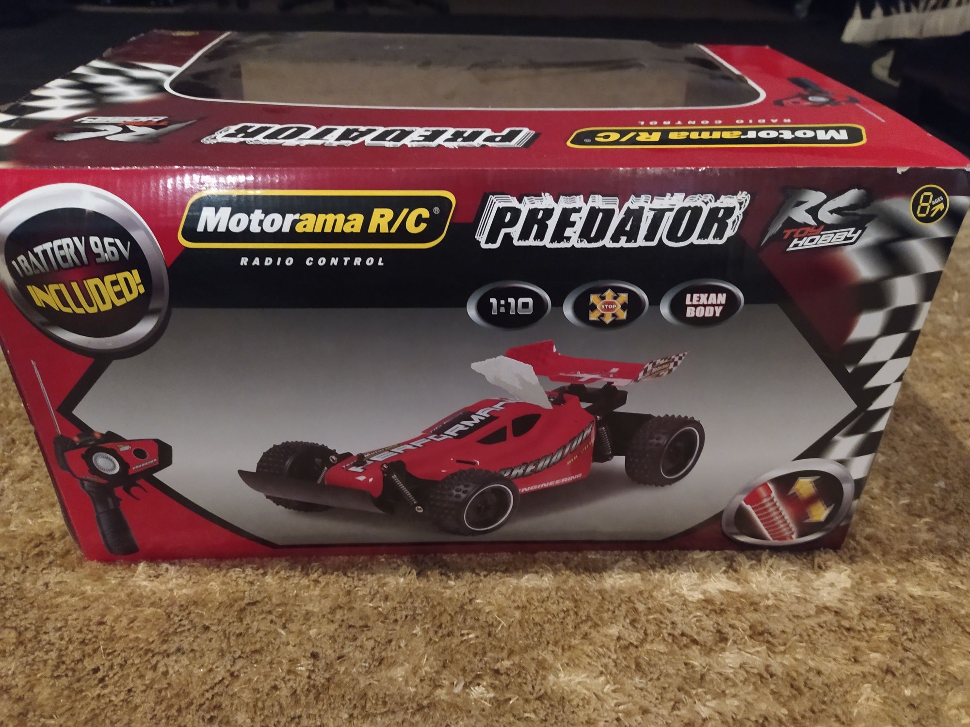 Carro telecomandado a bateria Motorama R/C Predator na caixa