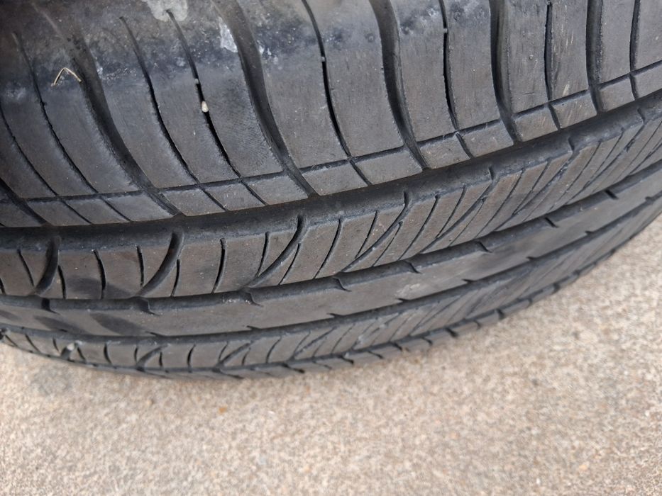 2 Pneus seminovos 225 55 r18