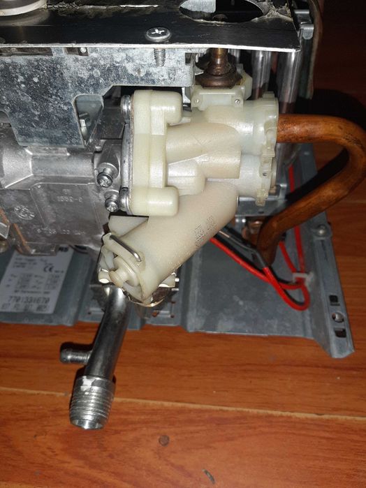 Продам газову колонку Юнкерс