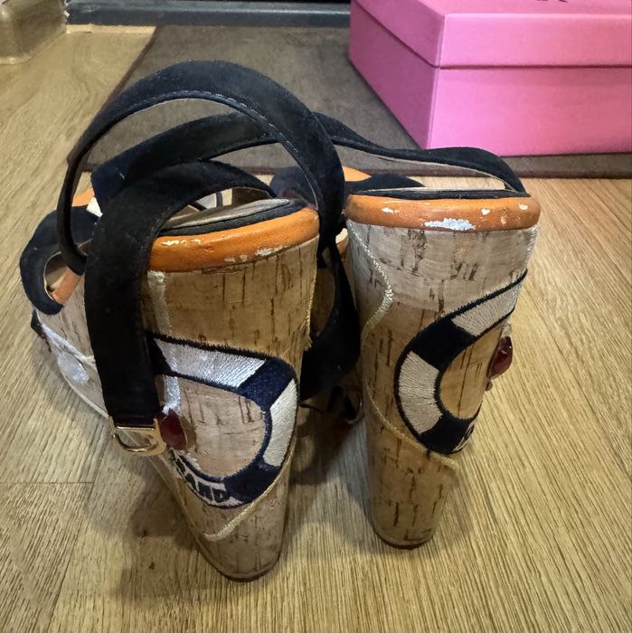 Босоніжки на танкетці 37 розмір