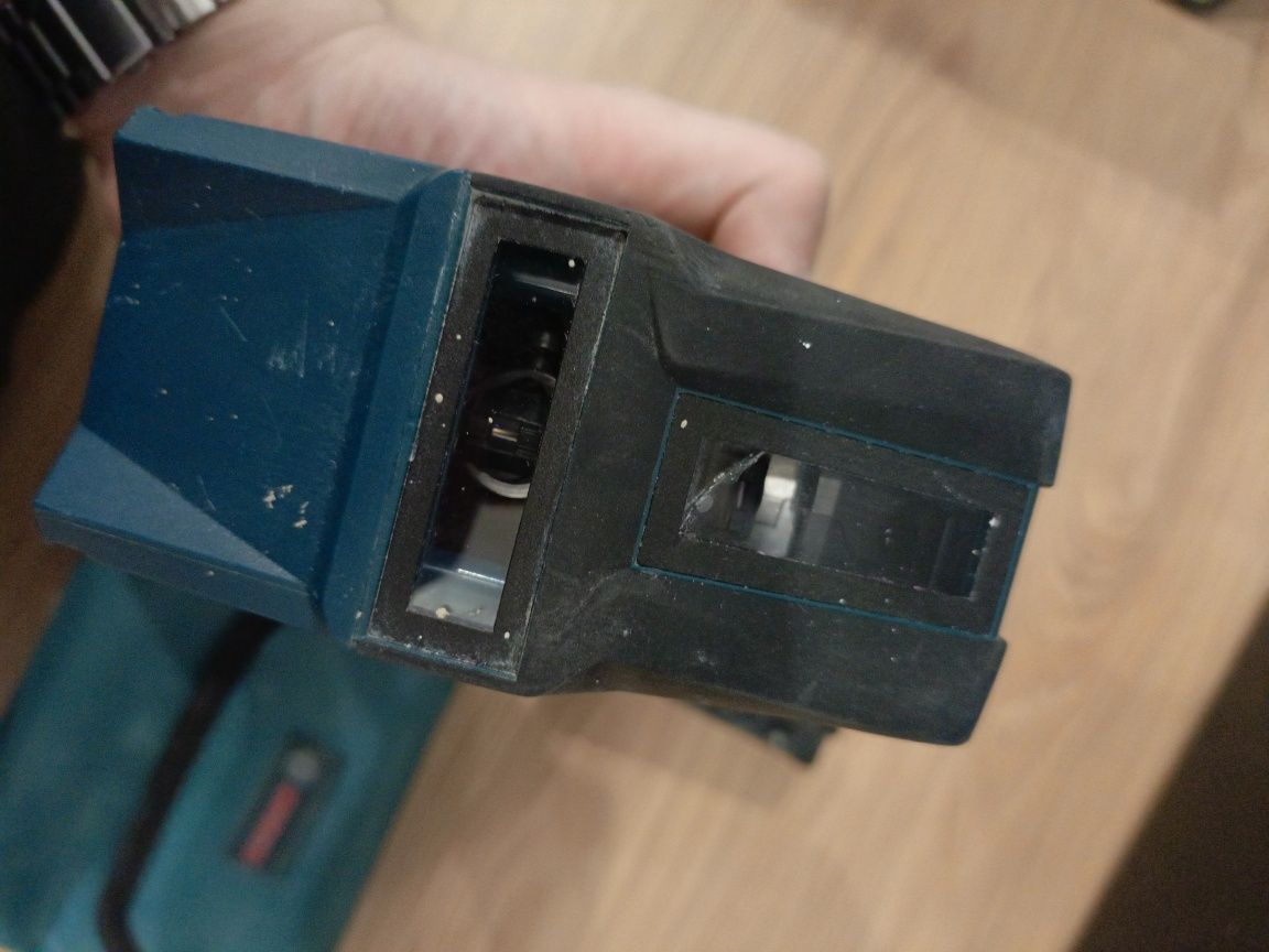 Laser krzyżowy Bosch GCL 2-50 C Professional liniowy poziomica