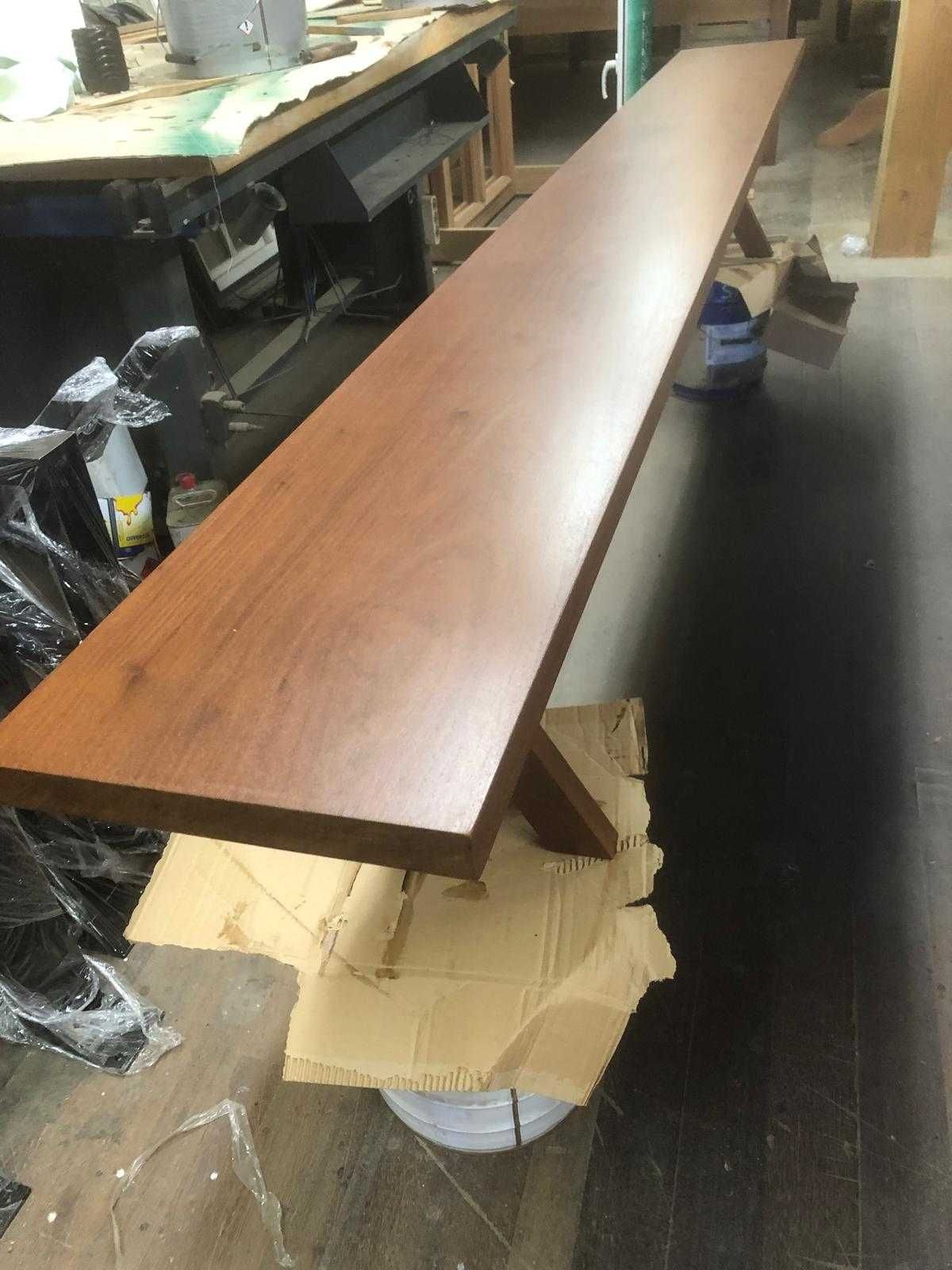 MESA em madeira maciça de IPÊ