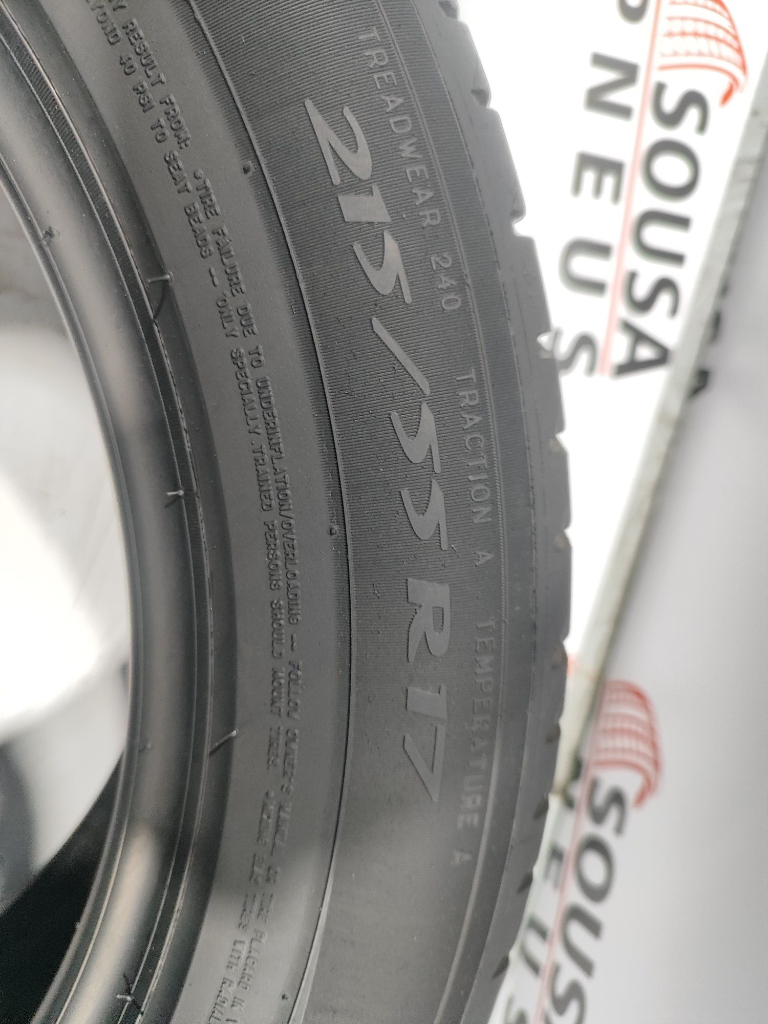 110 Euros 2 pneus semi novos 215-55R17 Michelin - Oferta dos Portes