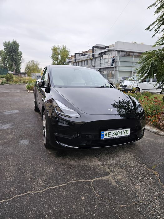 Продам Tesla model Y Dual motor