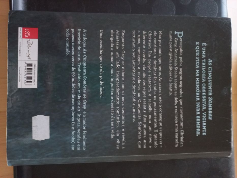 Livro As cinquenta sombras mais negras