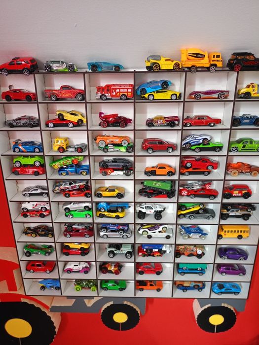 Traktor półka z autkami hot wheels