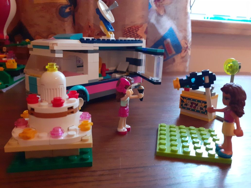 Dwa zestawy Lego friends plus duży mix klocków gratis