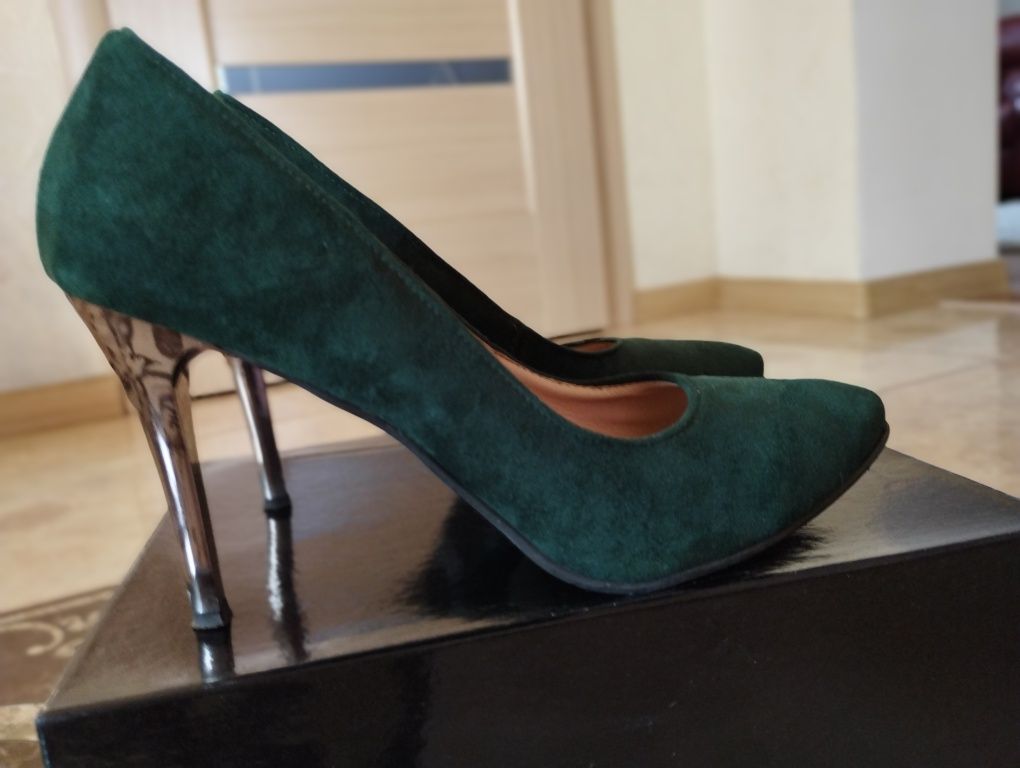 Туфлі зеленого кольору