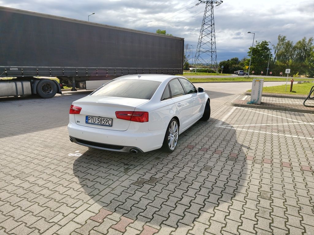 Audi A6 S-Line biała perła