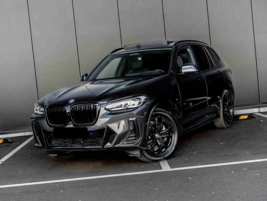 BMW iX3      2023