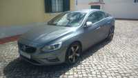 Volvo S60 D4 R-Design com 190cv. Modelo exclusivo.