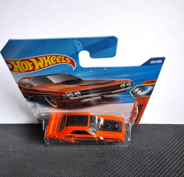 Hot Wheels 71 Dodge Challenger