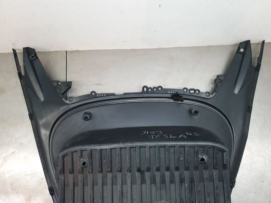 Lastro / bacia da mala TESLA Model 3 (5YJ3)