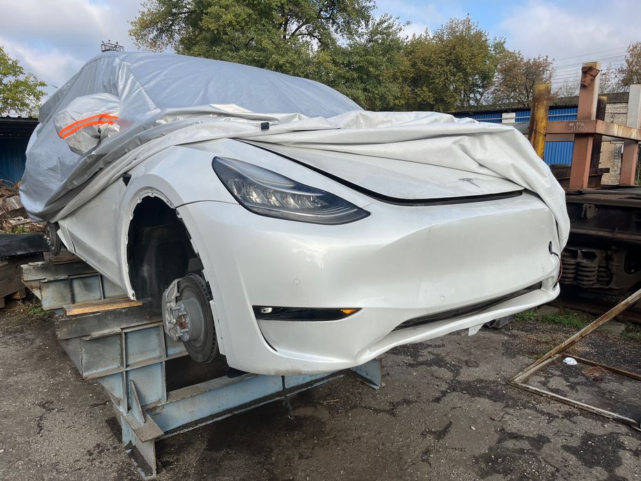 Запчастини до Tesla Y