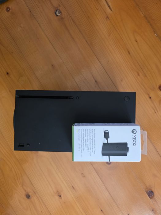 Xbox series x + акумулятор для джойстика