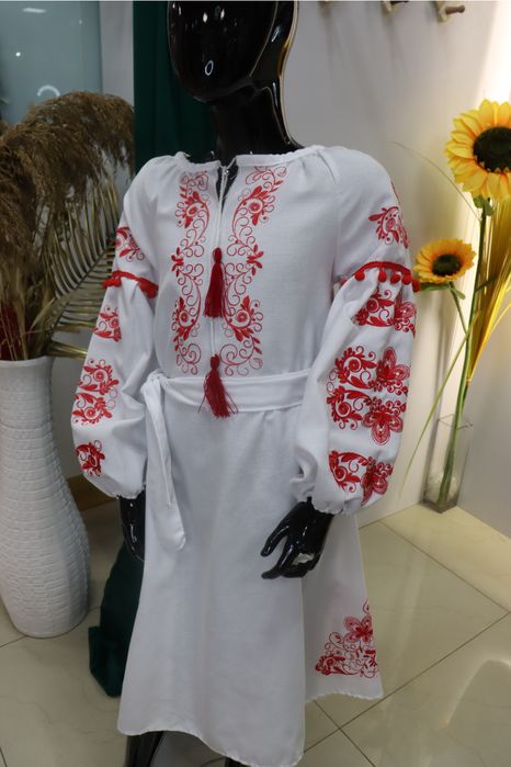 Дитячі моделі вишиванок -суконь на вік 8-10 років