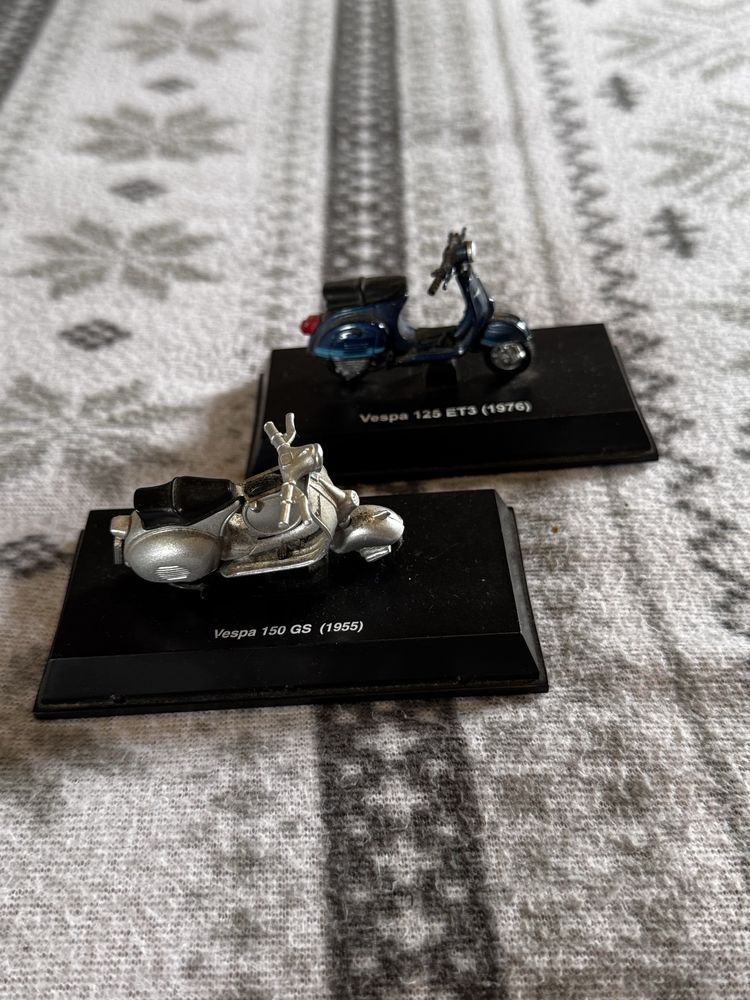 Lote de 2 vespas em miniatura
