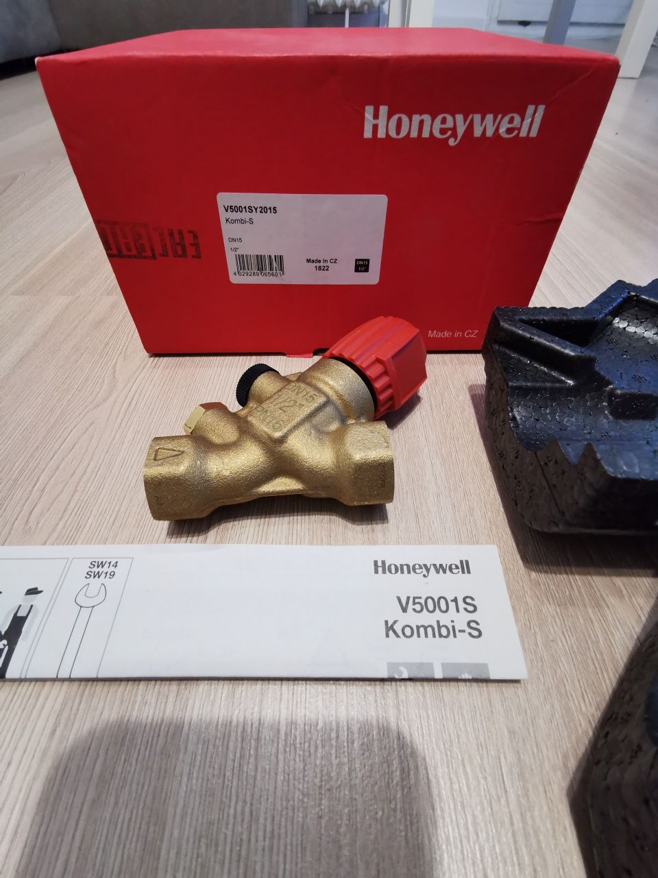 Zawór odcinający Honeywell Kombi-S, V5001SY2015.