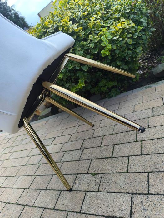 Nowe krzesła dwie sztuki aksamitne obicie salon,jadalnia,toaletka