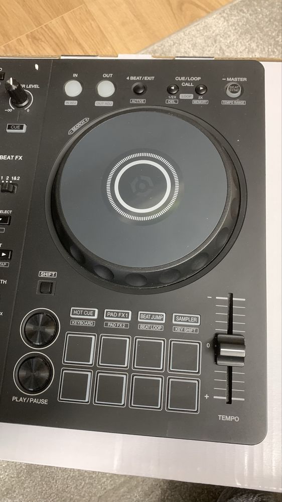 Mesa DJ Pioneer DDJ-FLX4