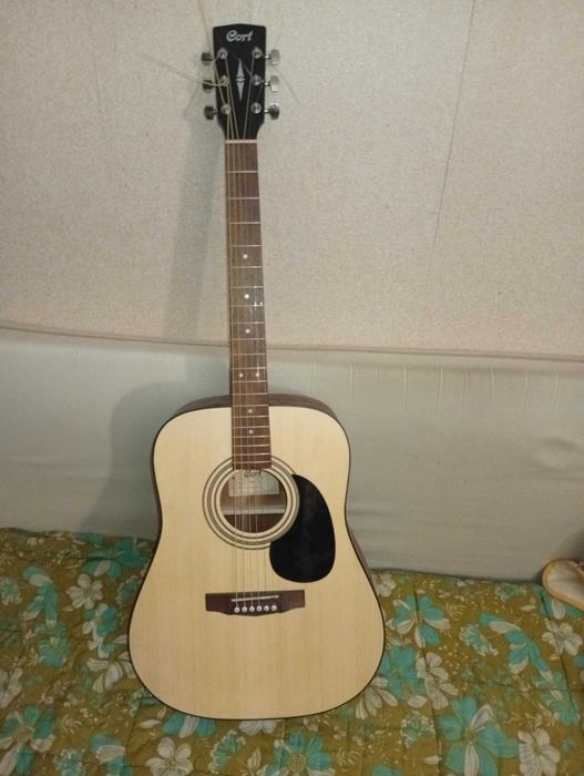 Gitara Cort elektryczno akustyczna