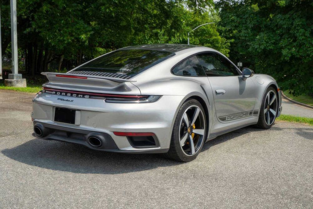 Porsche 911 Turbo S      2021