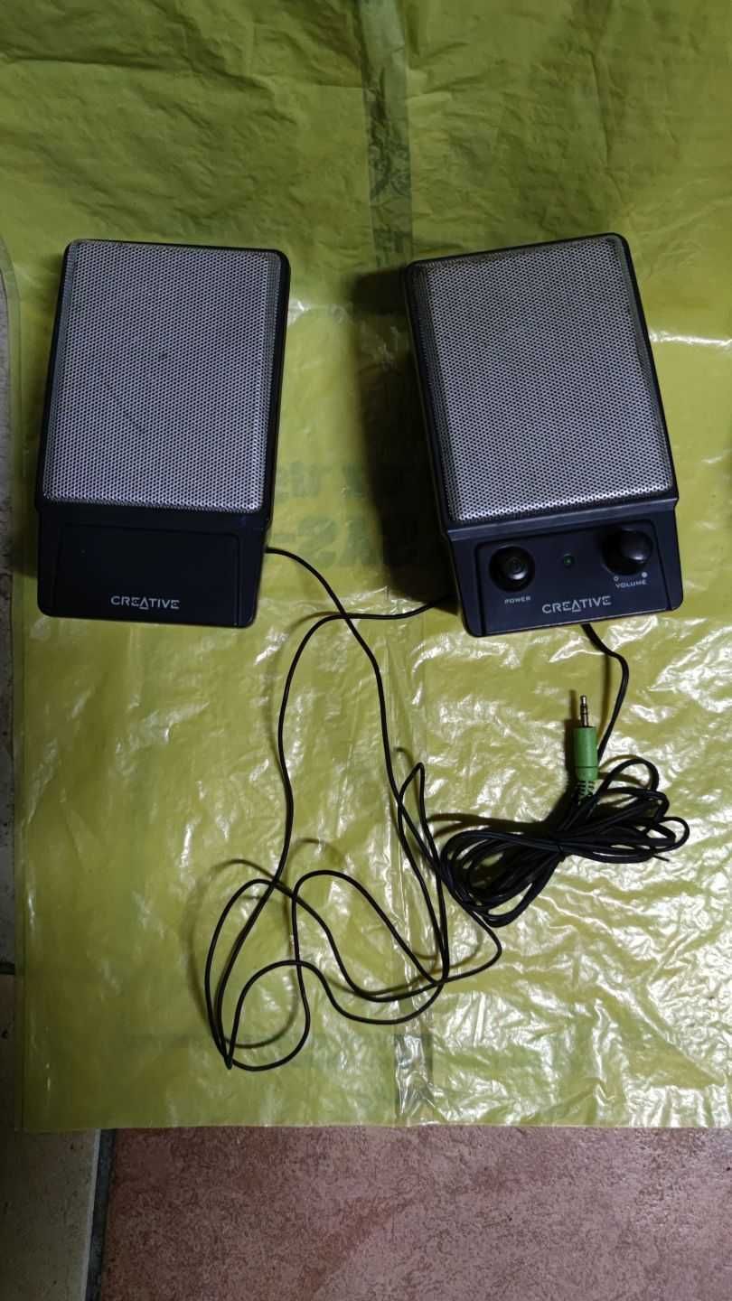 2 zestawy używanych głośników komputerowych