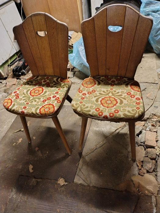 Krzesła drewniane  i obrotowe prl