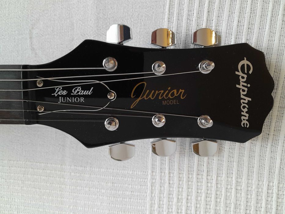 Gitara elektryczna Epiphone Junior Ebony i gratisy