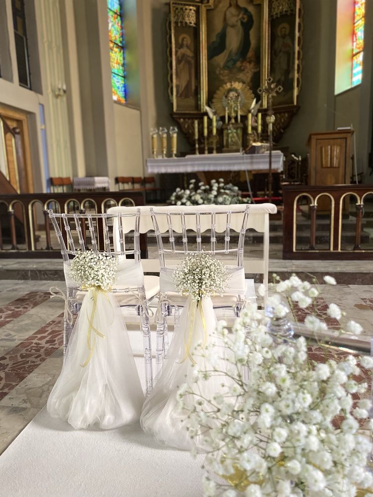 Dekoracje ślubne, krzesla, klęcznik,dywan