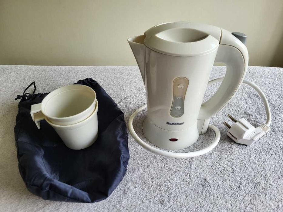 Czajnik podróżny elektryczny 400 ml + 2 kubki
