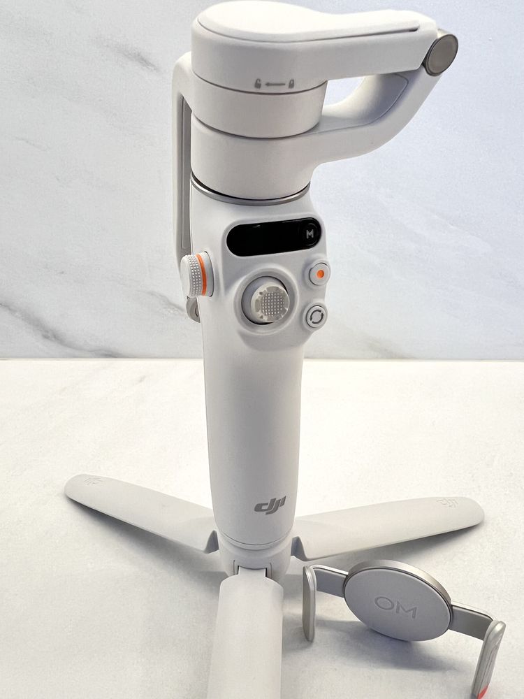 Gimbal DJI osmo mobile 6 (Platinum Gray)