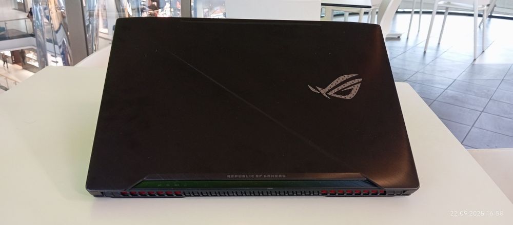 Asus Rog Strix 15 inch