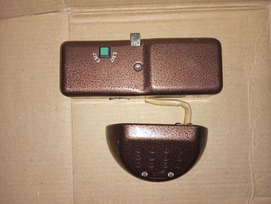 Замок кодовый Дори 4 накладной электронно механический