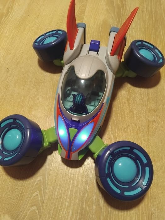 Veiculo pj masks com 5 figuras