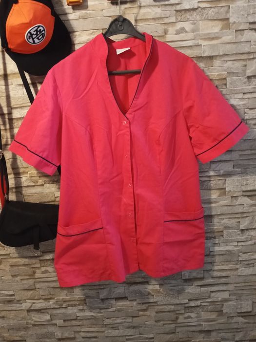 Sprzedam fartuch i bluzę medyczna rozm XL