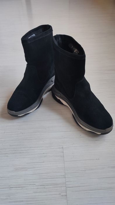 Продам женские зимние полусапожки Lonza, р.37-38