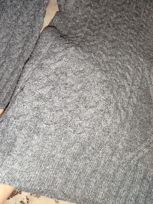 Свитер б/у цвет графит