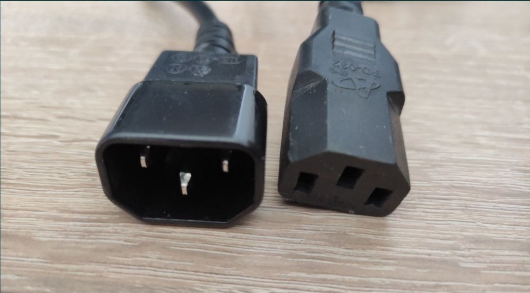 Кабель питания для UPS/компьютера C13-C14