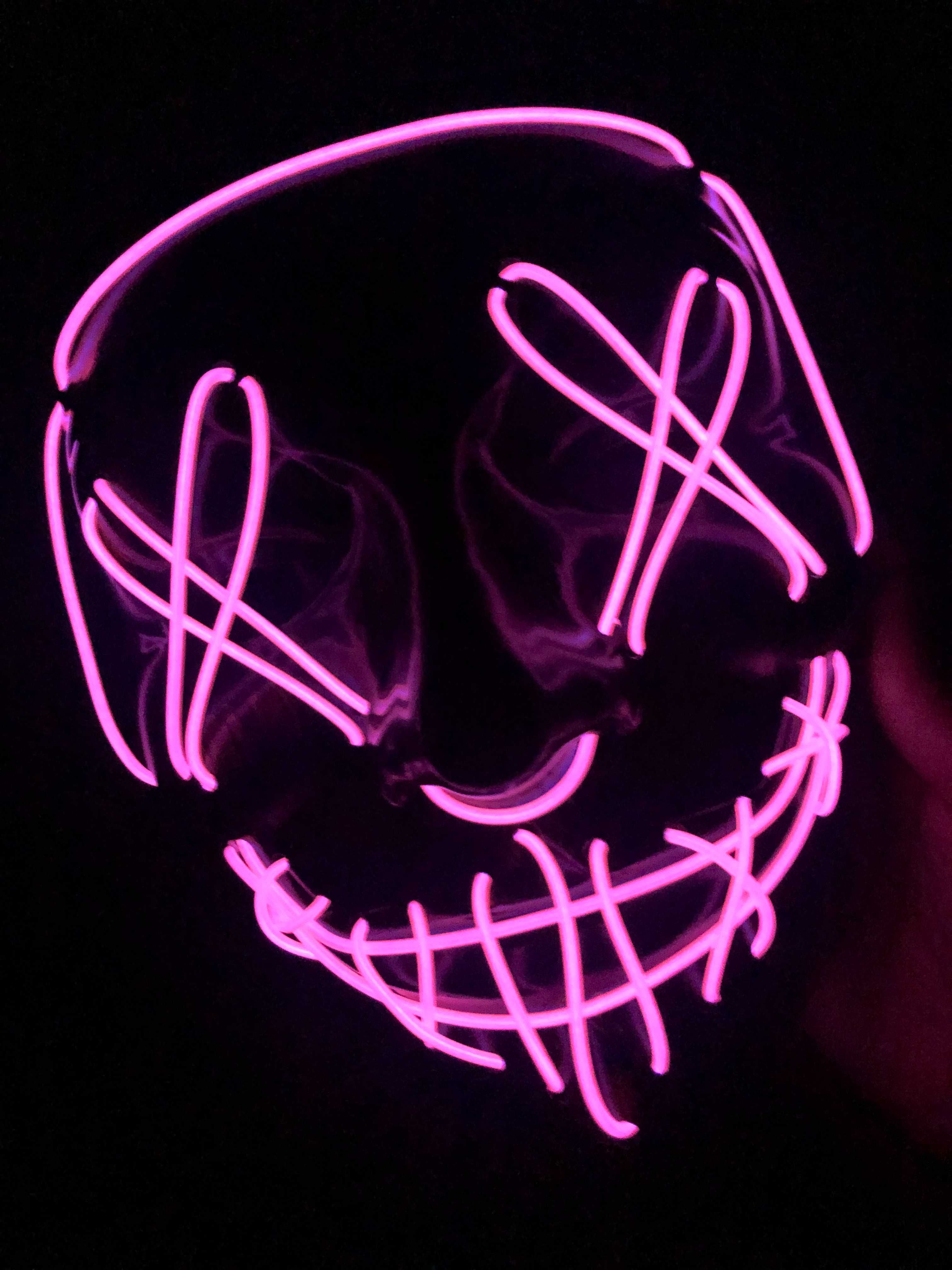 Máscara LED nova