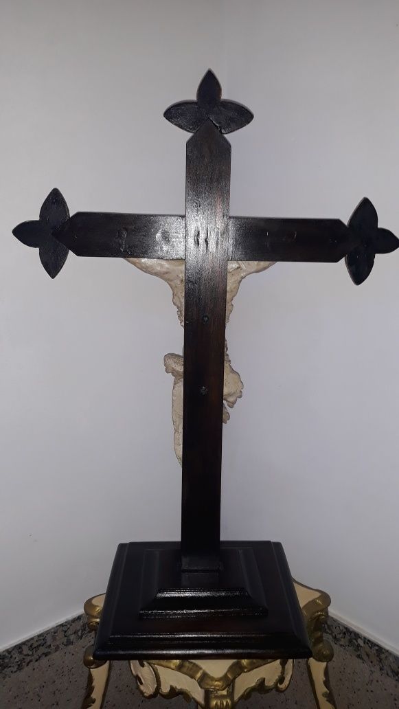 Cristo em Gesso Cruz em Madeira