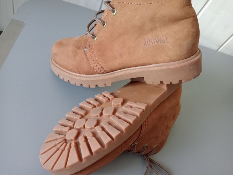 Cieple buty skórzane Advance 39 rozmiar