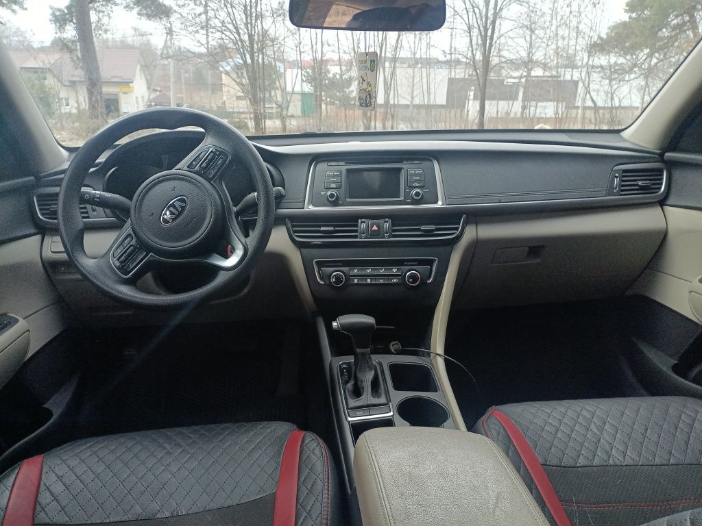 Автомобіль КІА Оптима 2017