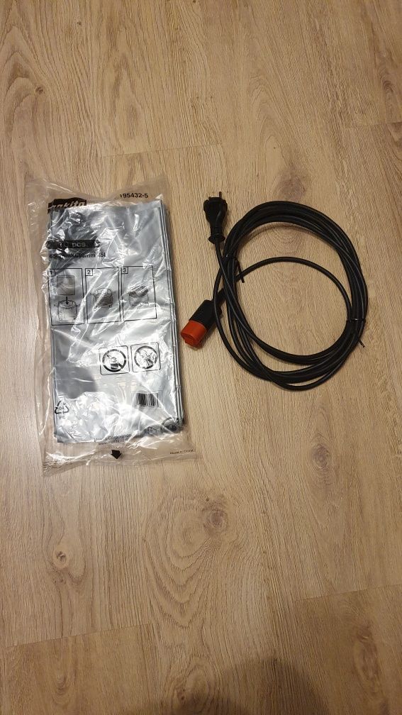 Makita akumulatorowy / sieciowy odkurzacz DVC150LZ. Nie używany.
